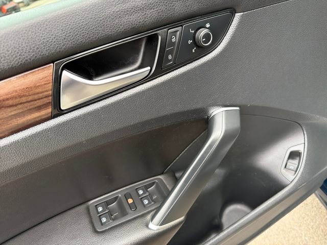 Used 2020 Volkswagen Passat 2.0T SEL image 11