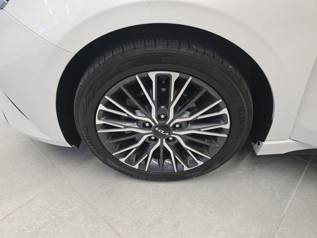 Certified 2024 Kia Forte GT-Line w/ GT-Line Premium Package image 38