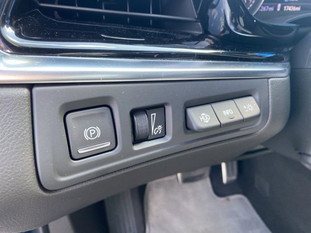 Used 2024 Cadillac XT6 Sport w/ Technology Package AWD/4WD image 15