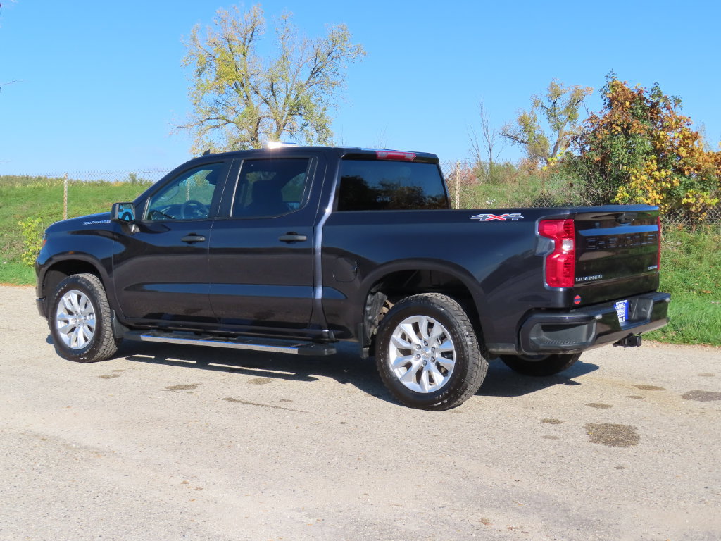 Used 2023 Chevrolet Silverado 1500 Custom AWD/4WD image 26