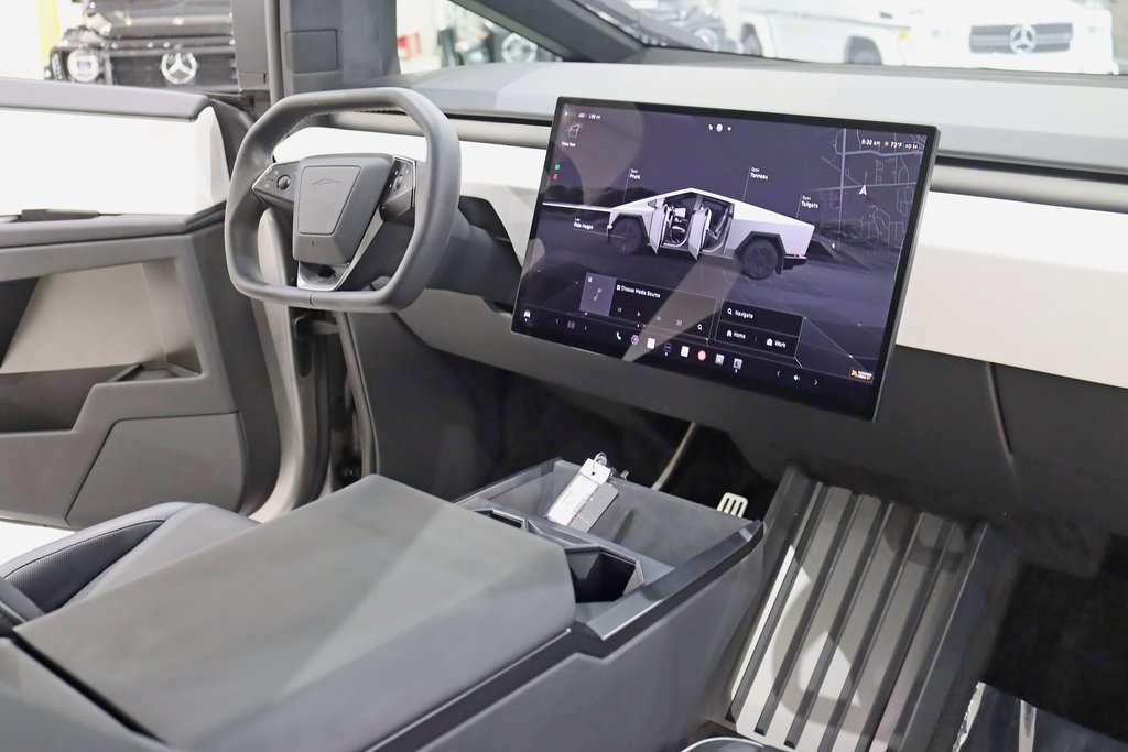 Used 2024 Tesla Cybertruck AWD Crew Cab image 36