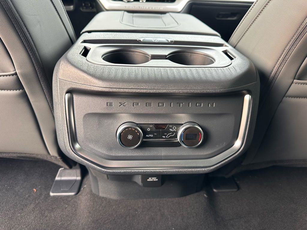 New 2026 Ford Expedition Active image 24