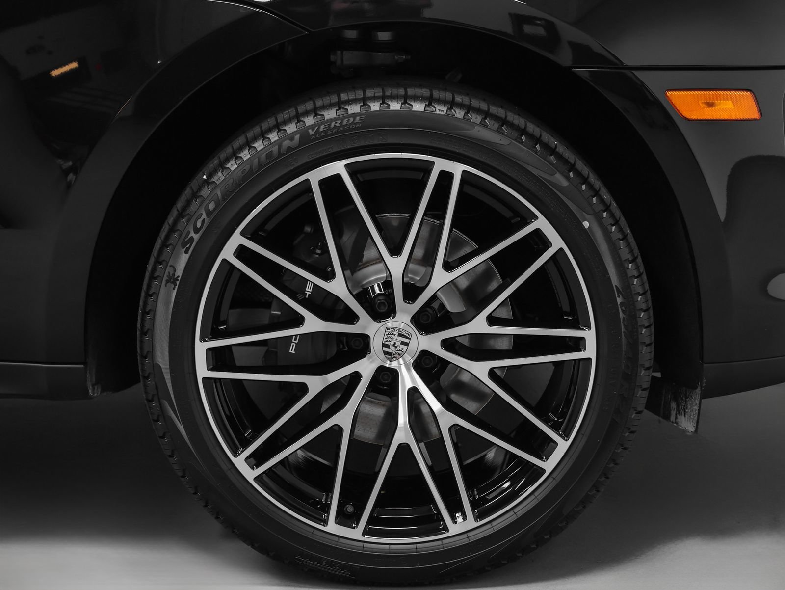 New 2026 Porsche Macan AWD/4WD image 15