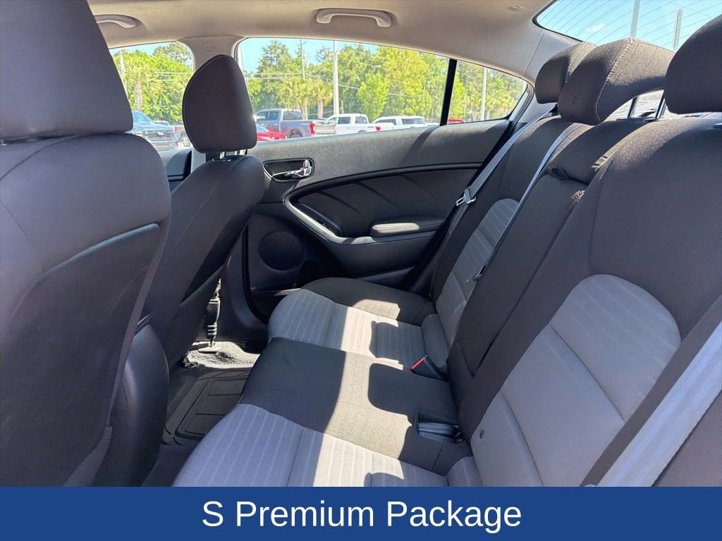 Used 2017 Kia Forte S w/ Option Group 040 FWD image 17