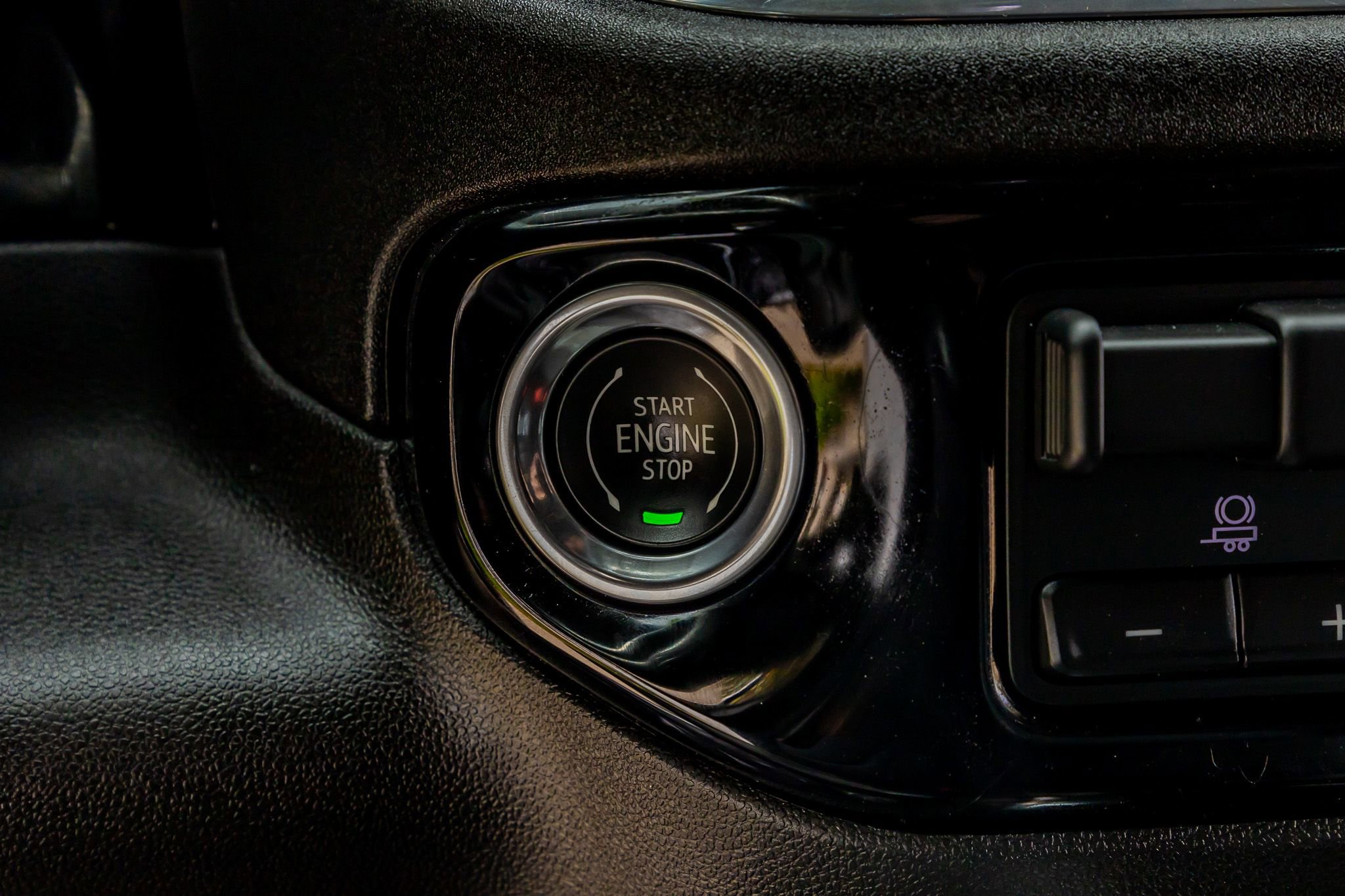 Used 2024 GMC Sierra 3500 SLT w/ SLT Premium Package AWD/4WD image 23