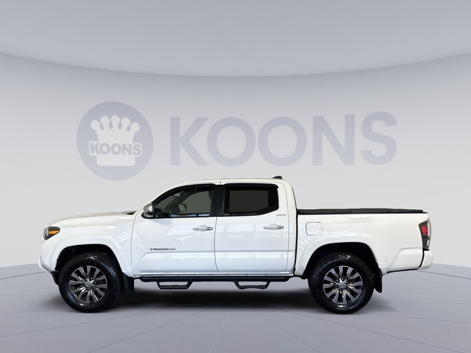 Used 2021 Toyota Tacoma Limited AWD/4WD image 2