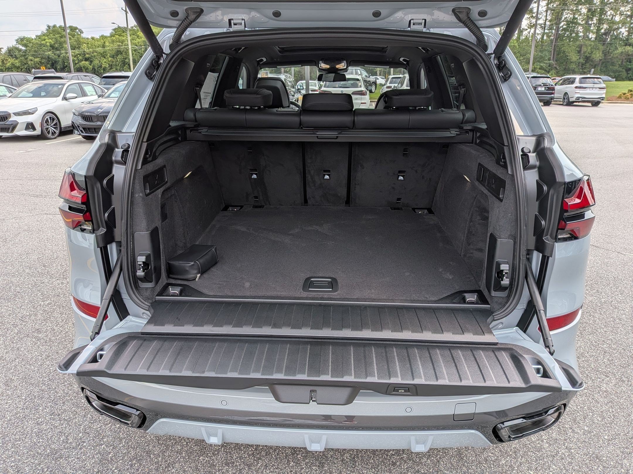 New 2026 BMW X5 xDrive40i w/ M Sport Package AWD/4WD image 33
