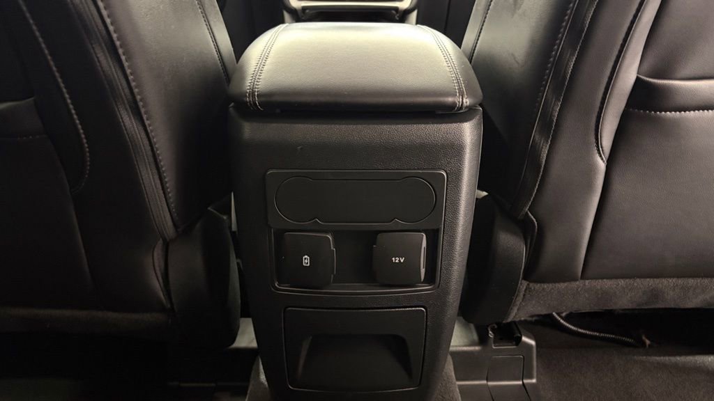 Used 2023 Ford Explorer XLT w/ Equipment Group 202A image 27