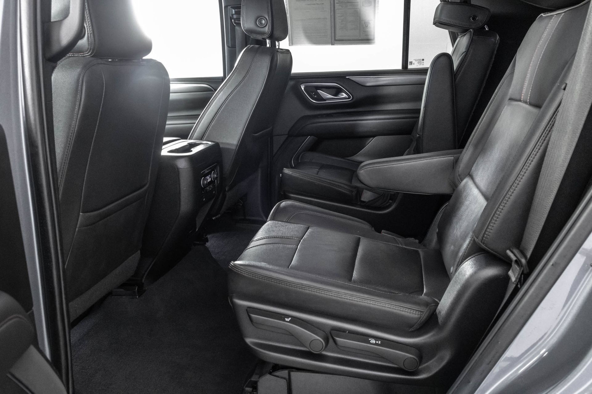 Used 2022 Chevrolet Tahoe RST w/ Luxury Package AWD/4WD image 36