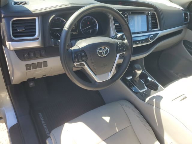 Used 2018 Toyota Highlander XLE image 20