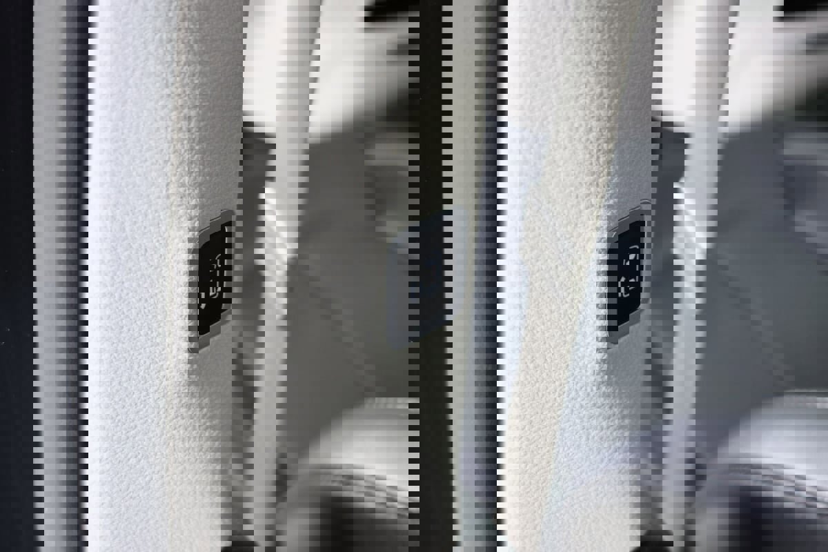 Used 2024 Chrysler Pacifica Touring-L image 25