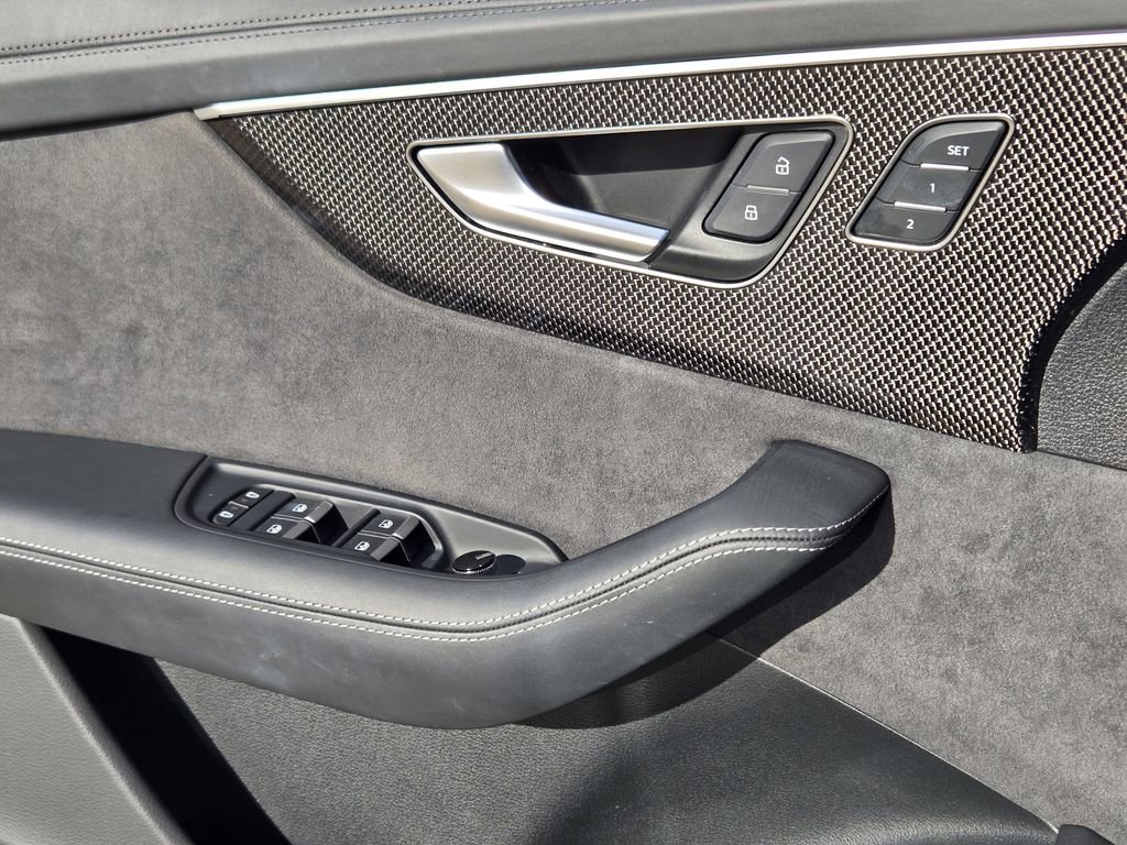 Used 2023 Audi SQ8 Prestige image 28