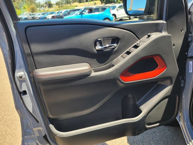 Used 2025 Nissan Frontier PRO-4X w/ Interior Protection Package AWD/4WD image 16