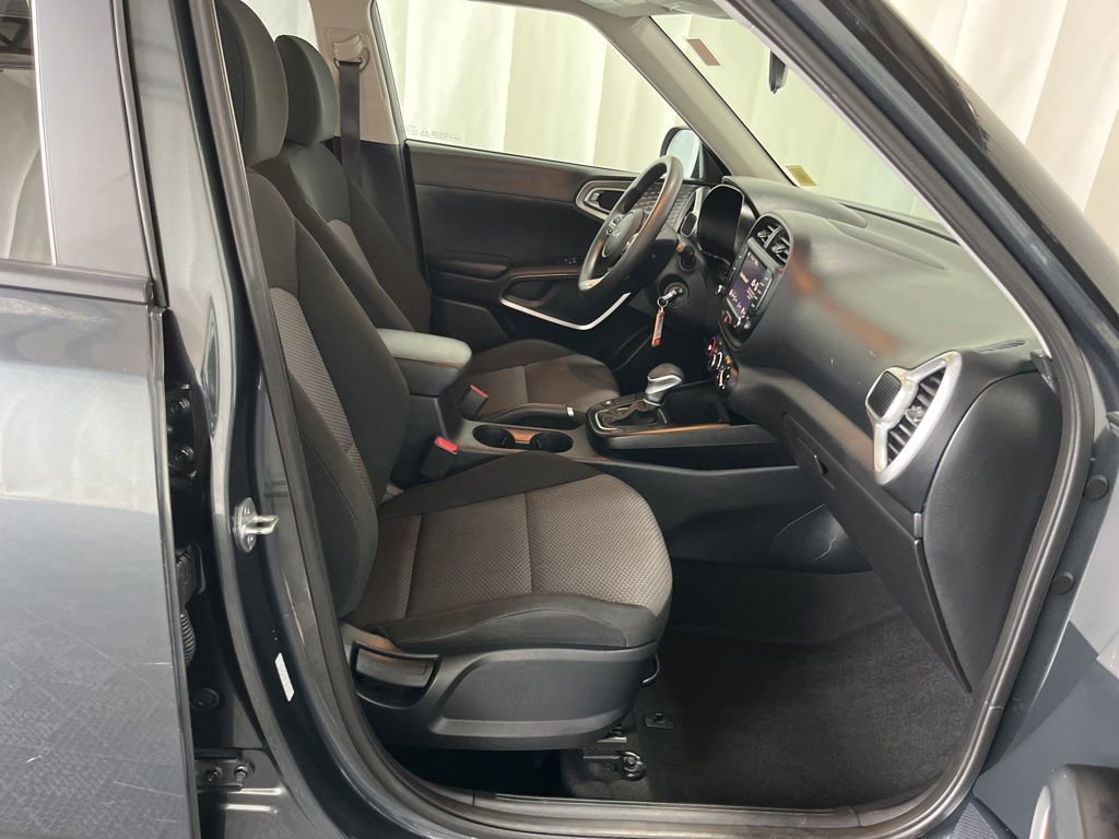 Used 2023 Kia Soul LX w/ LX Technology Package FWD image 23