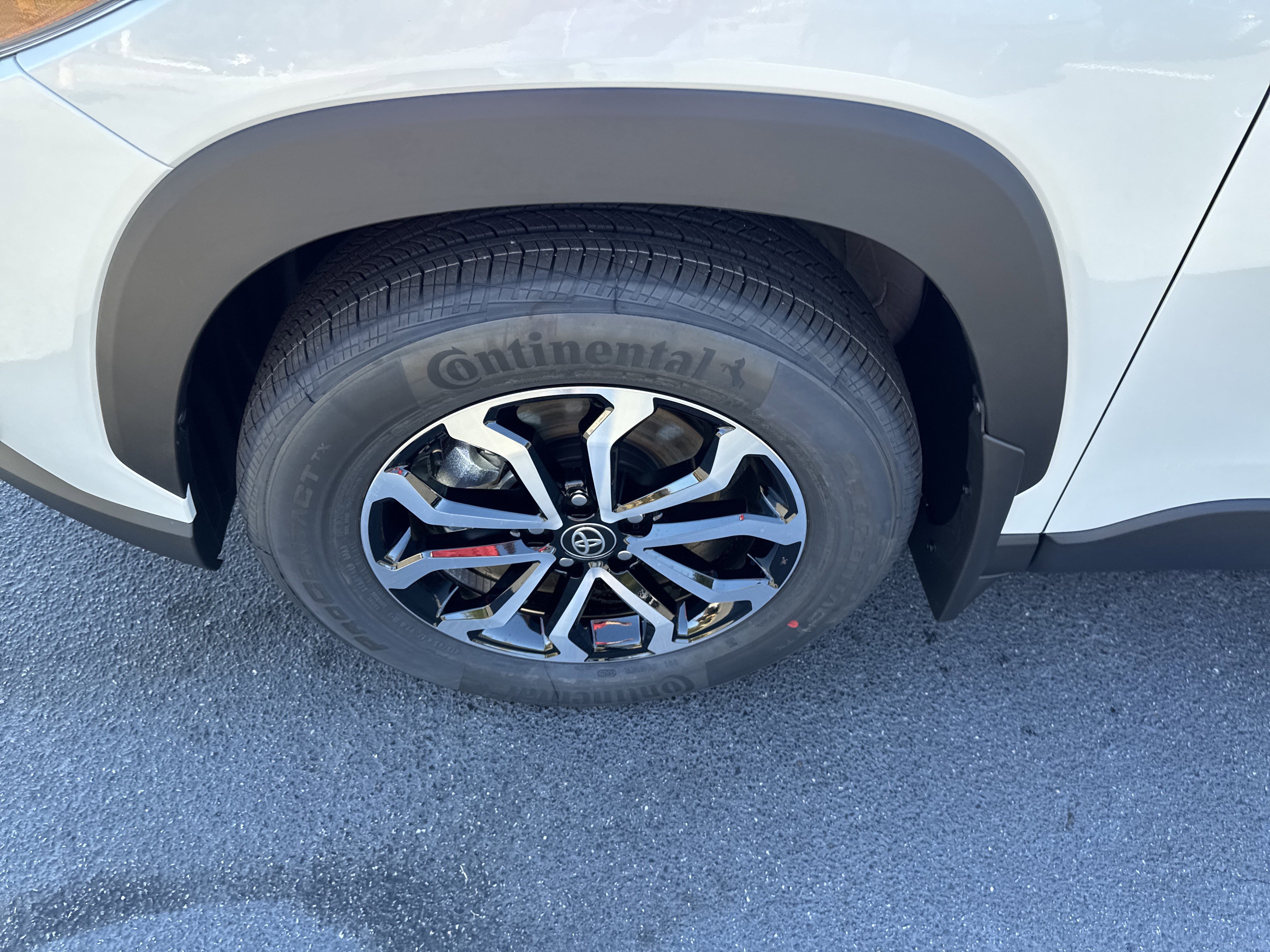 New 2026 Toyota Corolla Cross SE image 9