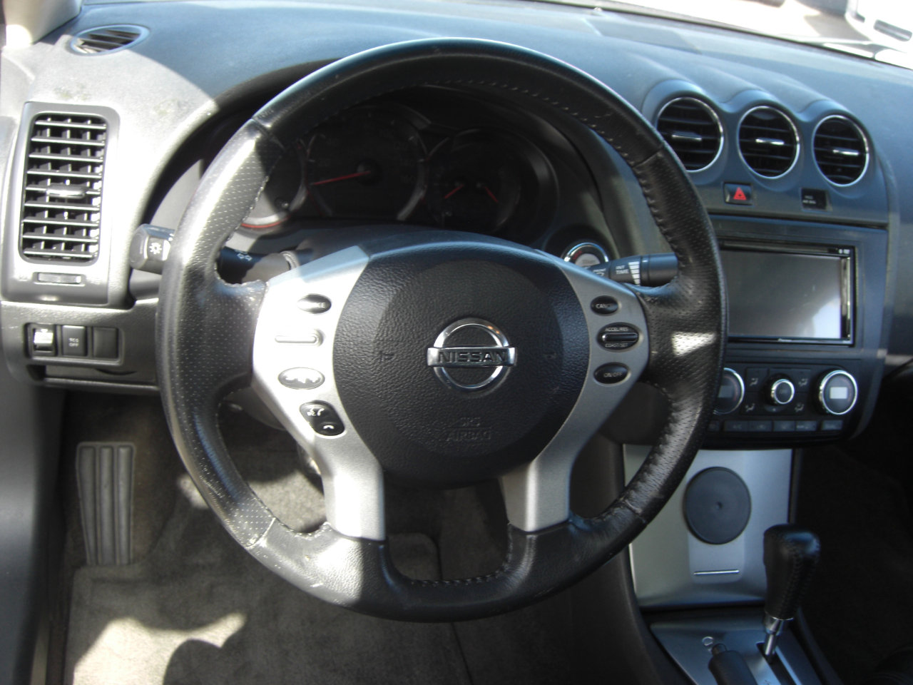 Used 2008 Nissan Altima 3.5 SE w/ Premium Pkg image 10