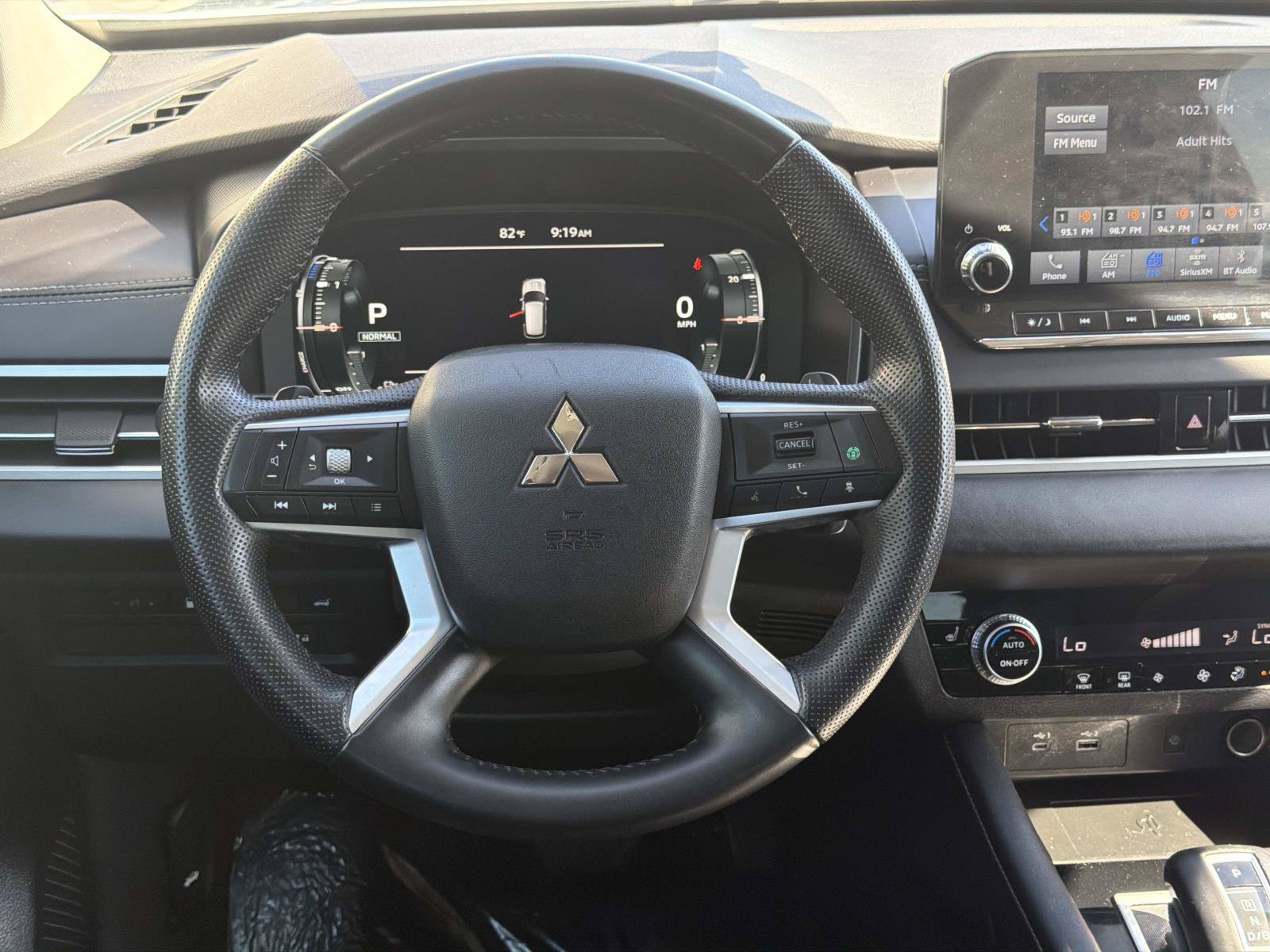 Used 2024 Mitsubishi Outlander 4WD Plug-In Hybrid image 8