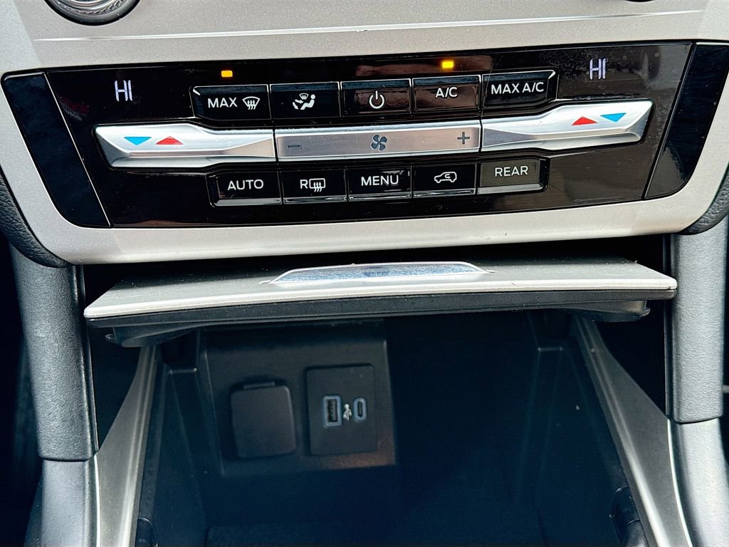 Used 2021 Ford Explorer Base image 16