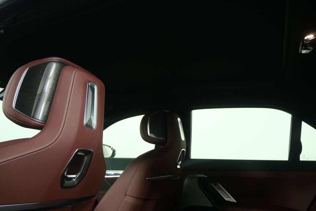 New 2026 BMW i7 eDrive50 w/ M Sport Package image 17