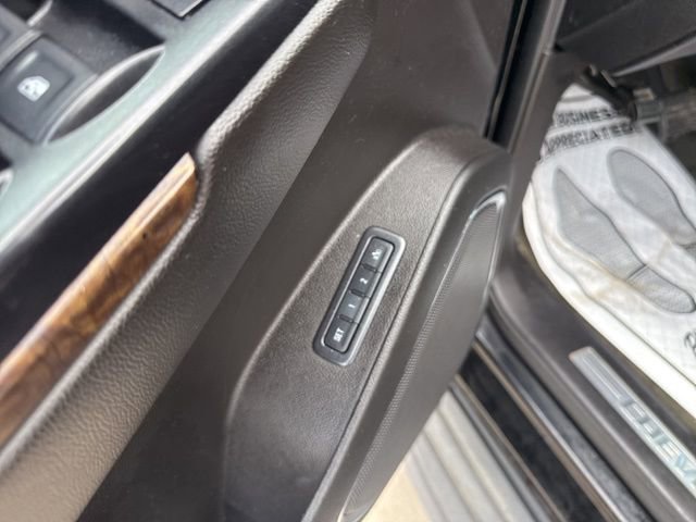 Used 2015 Chevrolet Suburban LT image 33