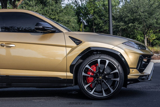 Used 2024 Lamborghini Urus S AWD/4WD image 11