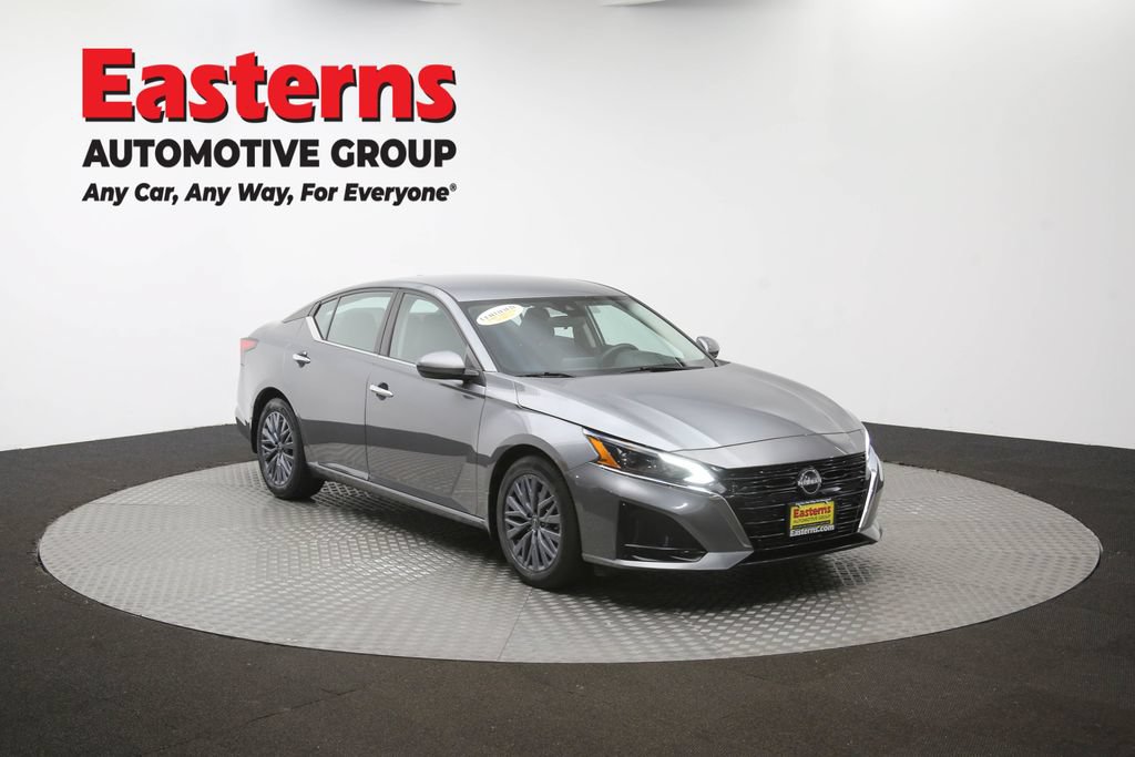 Used 2023 Nissan Altima 2.5 SV FWD image 49