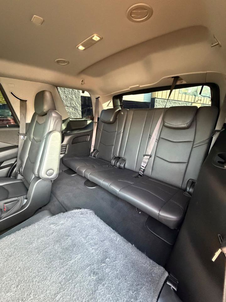 Used 2019 Cadillac Escalade Luxury AWD/4WD image 22