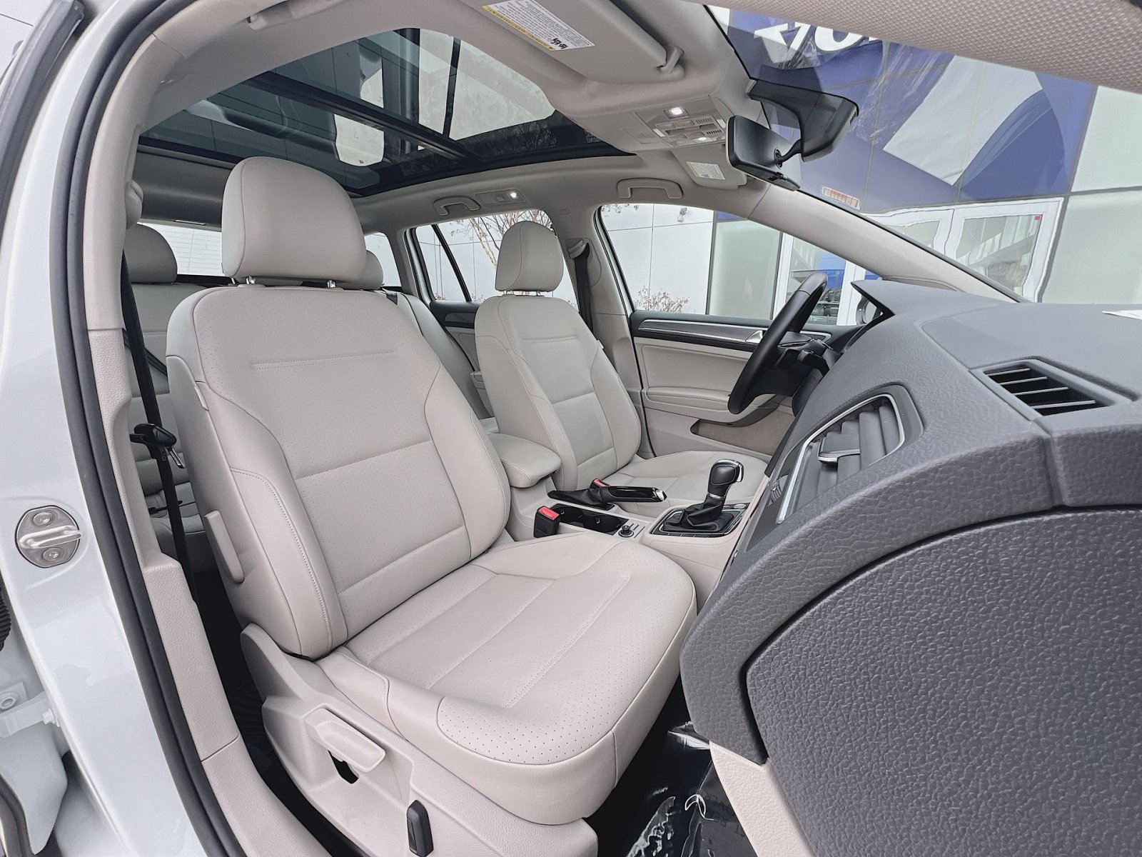 Used 2018 Volkswagen Golf Alltrack SE image 25