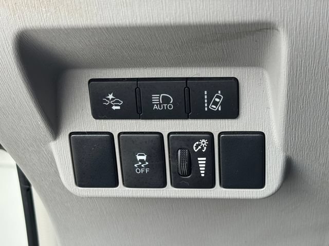 Used 2017 Toyota Prius V Five w/ Advanced Technology Package FWD image 27