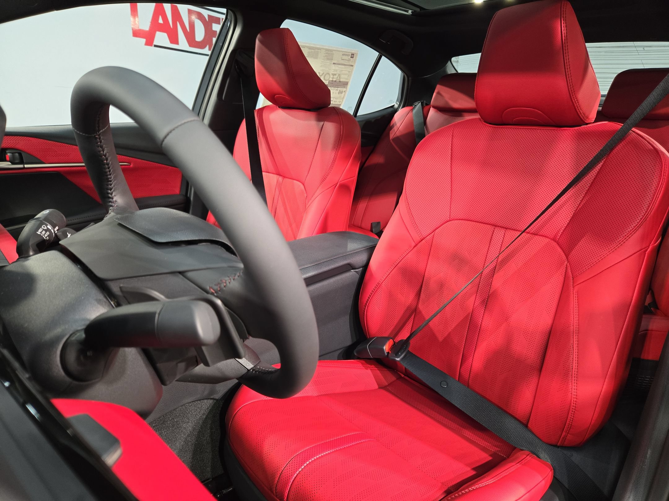 New 2026 Toyota Camry Hybrid FWD image 16
