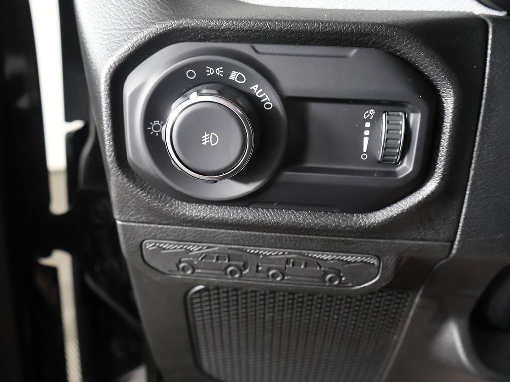 Used 2024 Jeep Wrangler Unlimited Sport AWD/4WD image 34