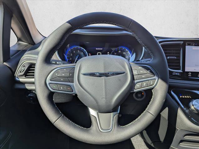 New 2026 Chrysler Pacifica Select image 15