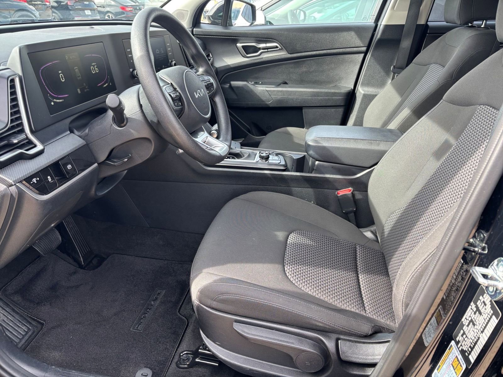 Used 2025 Kia Sportage LX image 24
