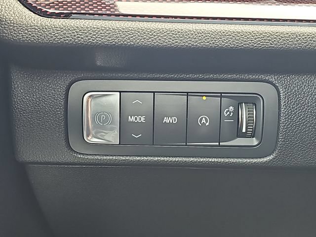 Used 2024 Chevrolet Traverse Z71 AWD/4WD image 19