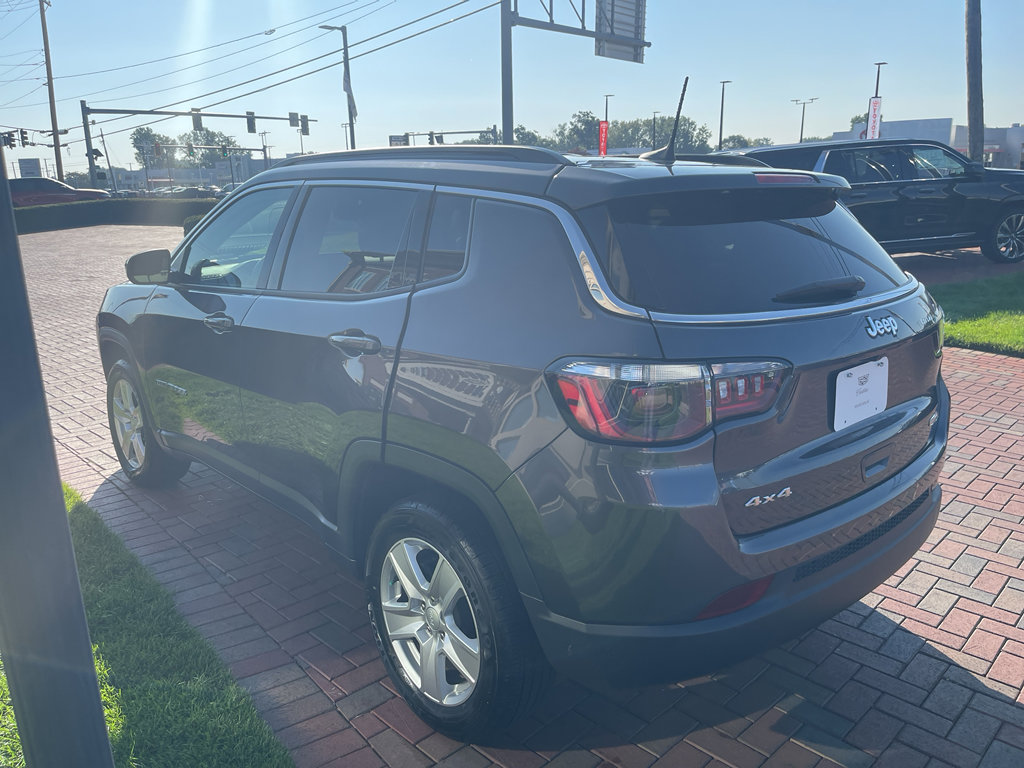 Used 2022 Jeep Compass Latitude image 10