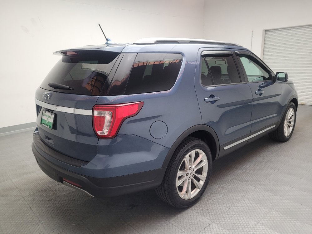 Used 2019 Ford Explorer XLT w/ Equipment Group 202A image 9