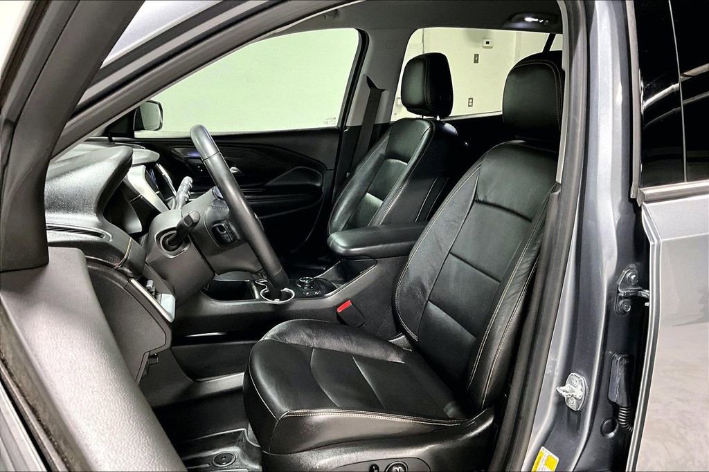 Used 2021 GMC Terrain SLT image 32