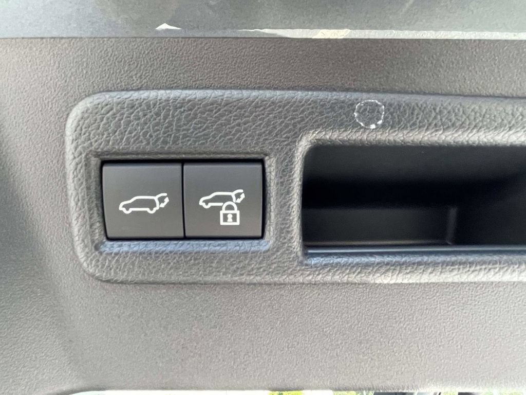 New 2026 Toyota C-HR AWD/4WD image 18