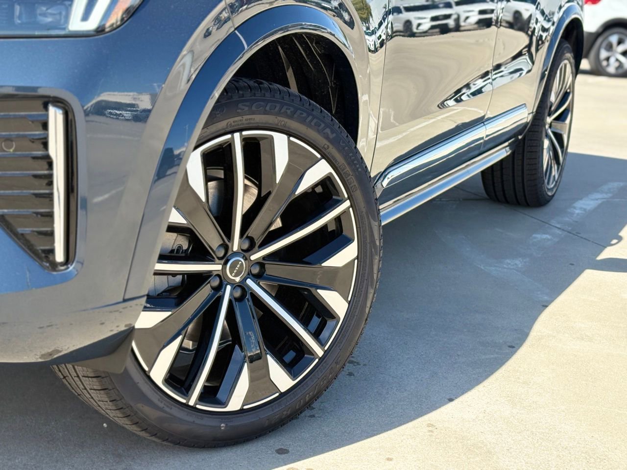 New 2026 Volvo XC90 B5 Core w/ Protection Package Premier image 10