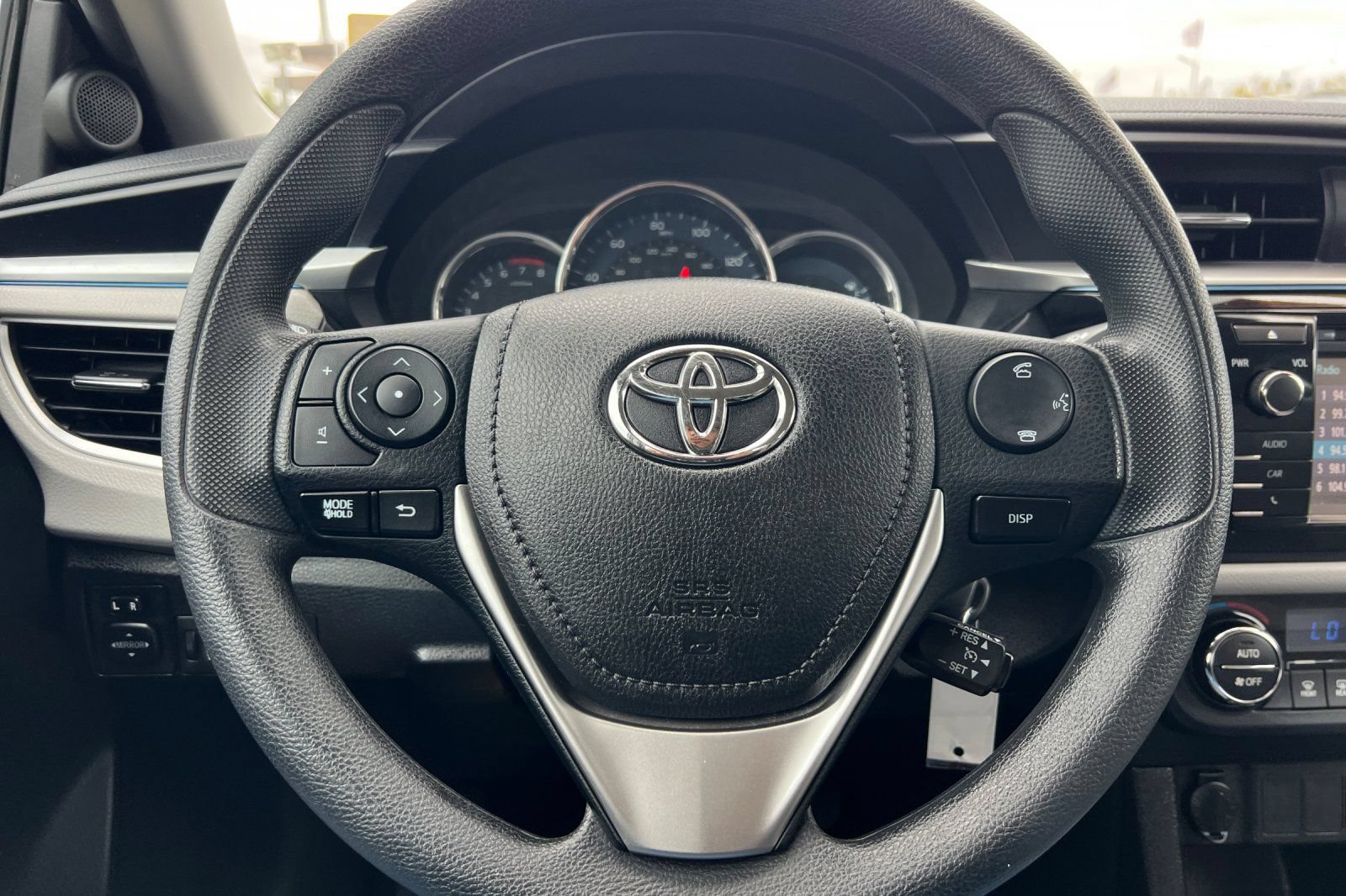 Used 2015 Toyota Corolla LE FWD image 21