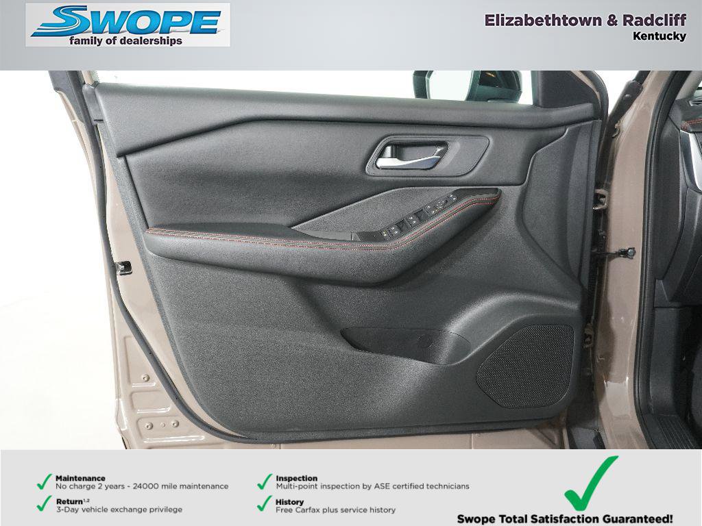 Used 2025 Nissan Rogue SV AWD/4WD image 14