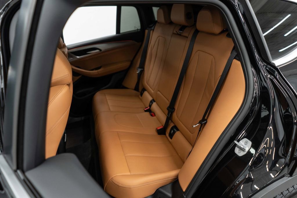 Used 2025 BMW X4 xDrive30i image 15