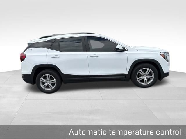 Used 2023 GMC Terrain SLE w/ Driver Convenience Package FWD image 16