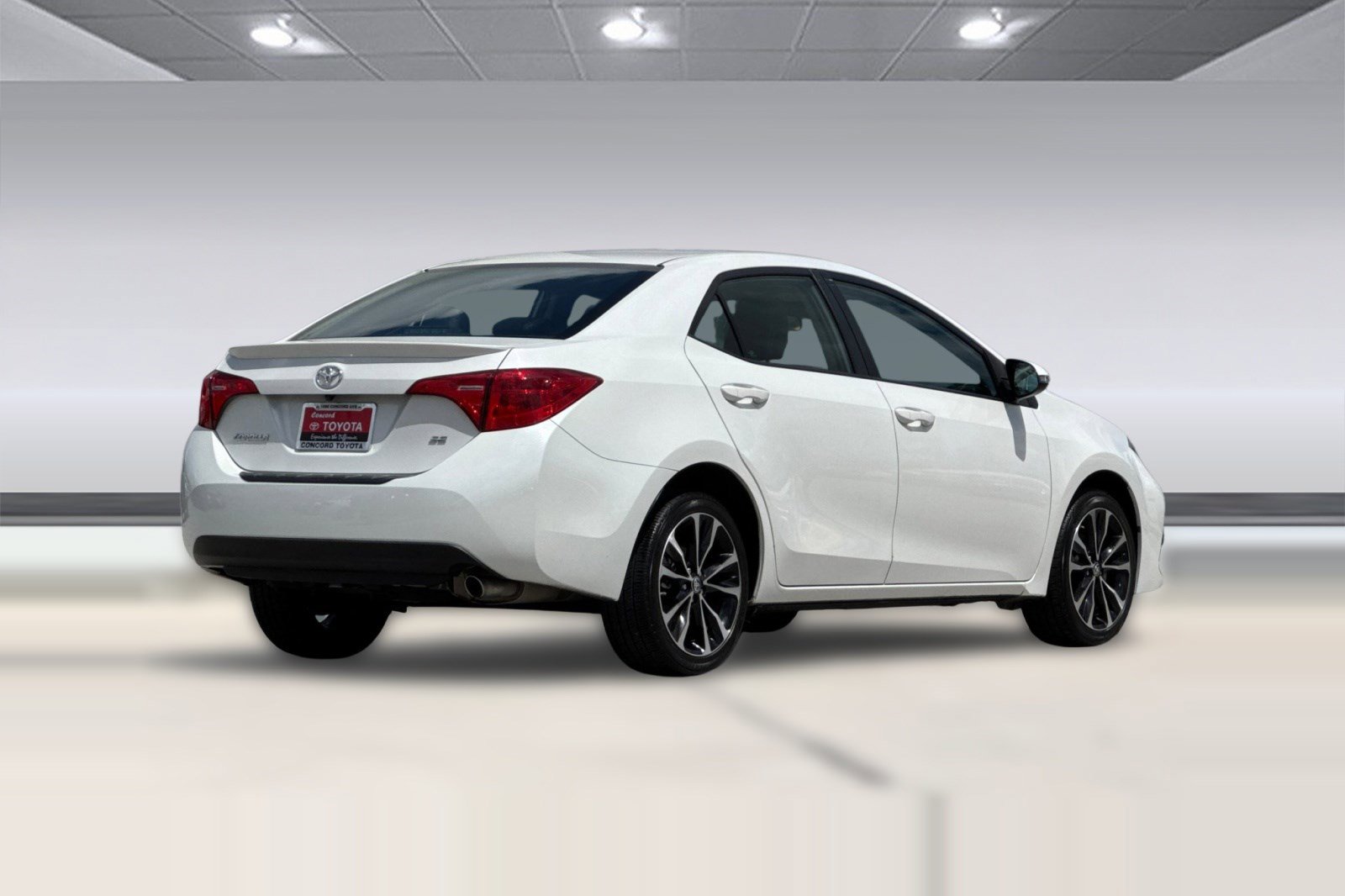 Used 2019 Toyota Corolla SE w/ Carpet Mat Package (TMS) FWD image 3