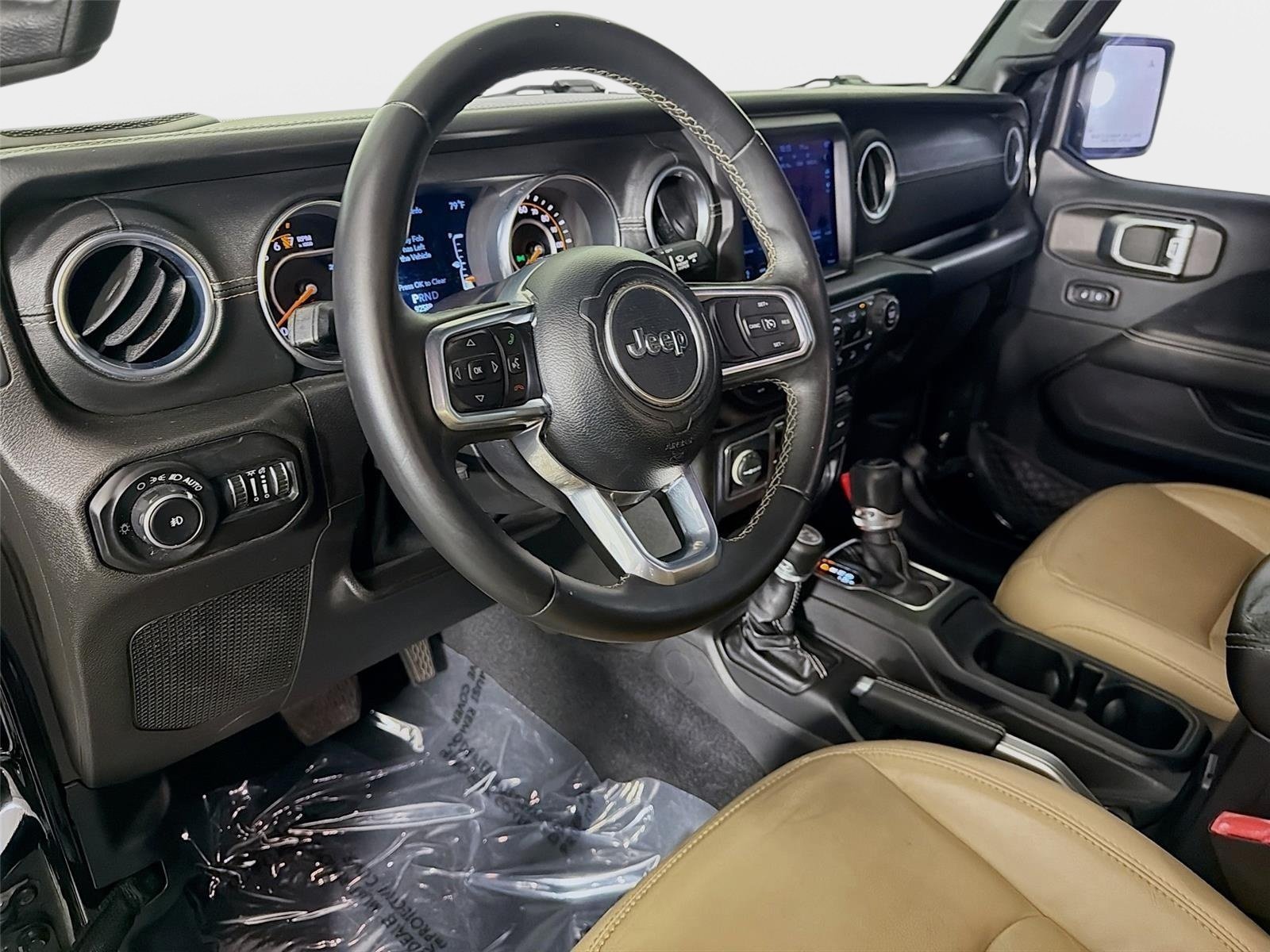 Used 2019 Jeep Wrangler Unlimited Sahara AWD/4WD image 9