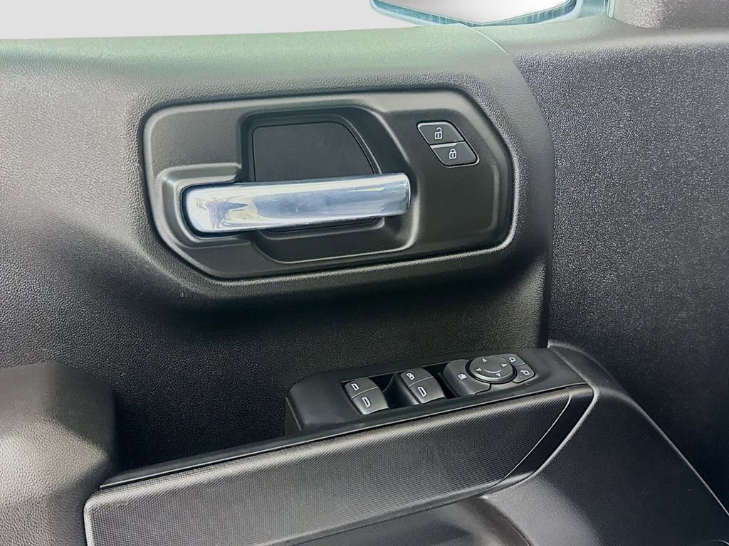 Used 2023 Chevrolet Silverado 1500 Custom image 17