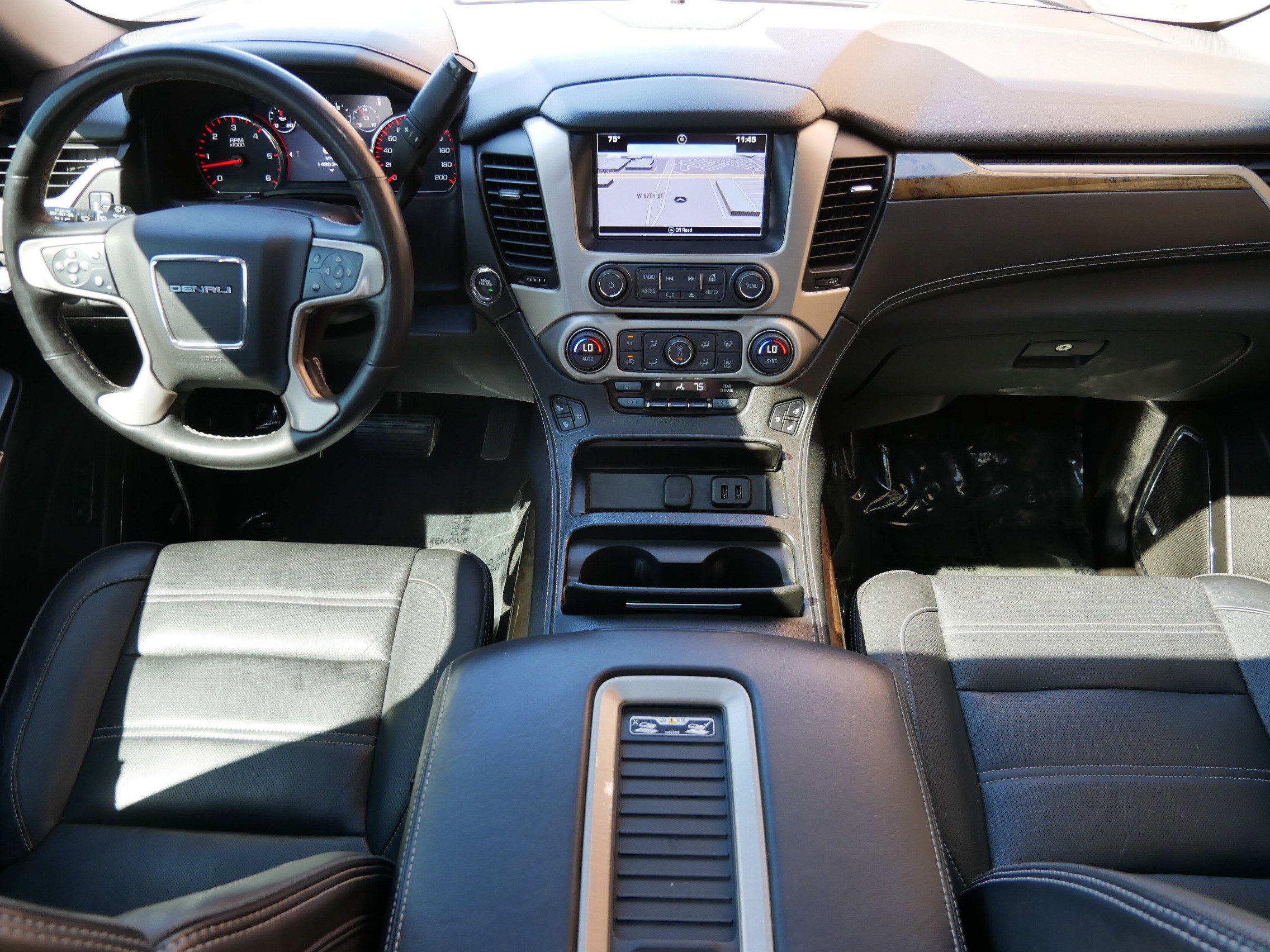 Used 2016 GMC Yukon Denali AWD/4WD image 14