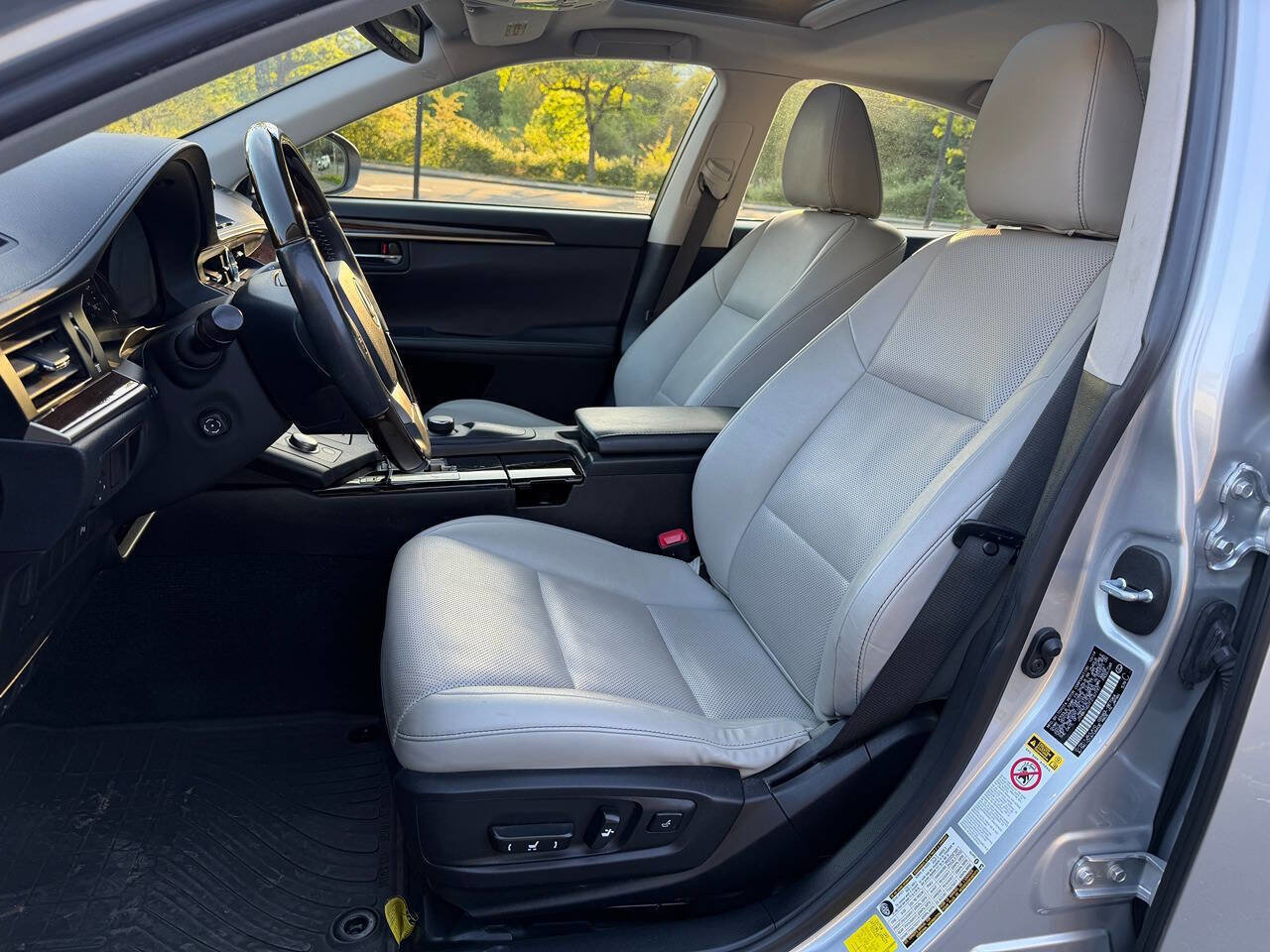 Used 2015 Lexus ES 350 w/ Premium Package FWD image 24