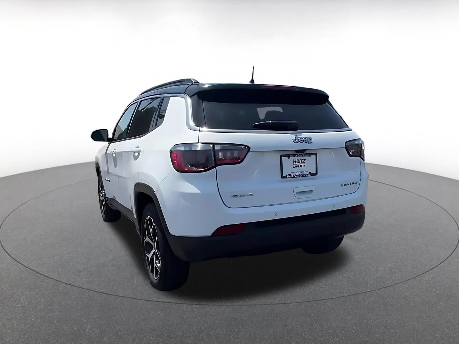 Used 2025 Jeep Compass Limited AWD/4WD image 11