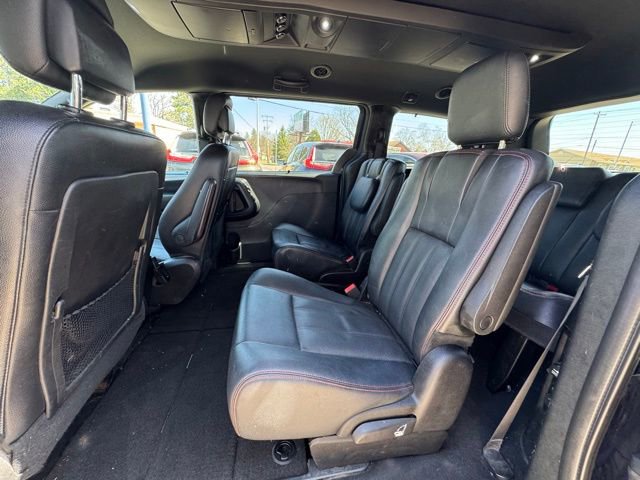 Used 2016 Dodge Grand Caravan R/T w/ Safety Sphere Group FWD image 13